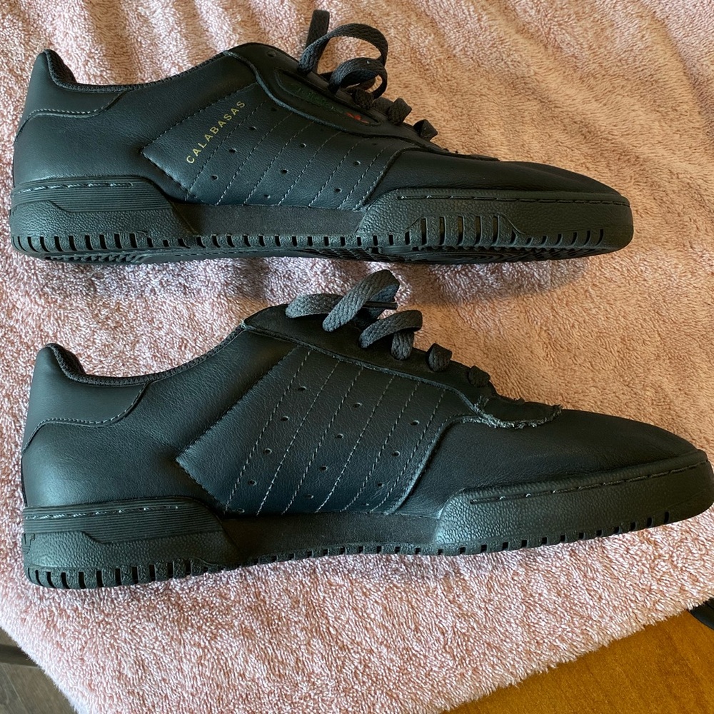 Yeezy Powerphase Euc - image 3